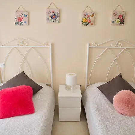 Apartament Ele Y Jota